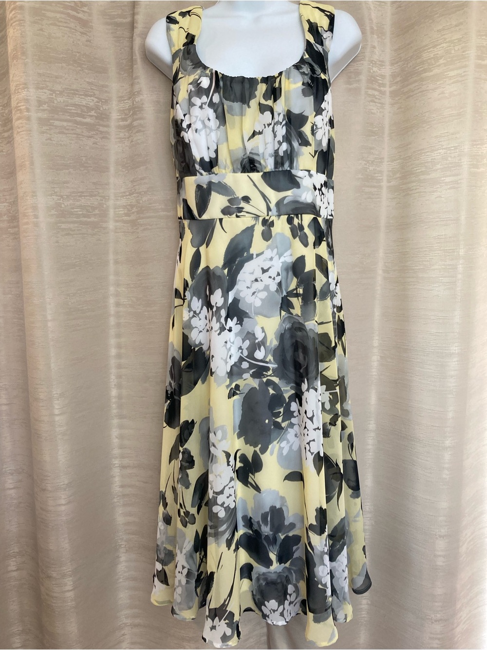 Connected Apparel Yellow and Gray Floral Sleeveless Midi Dress size 14